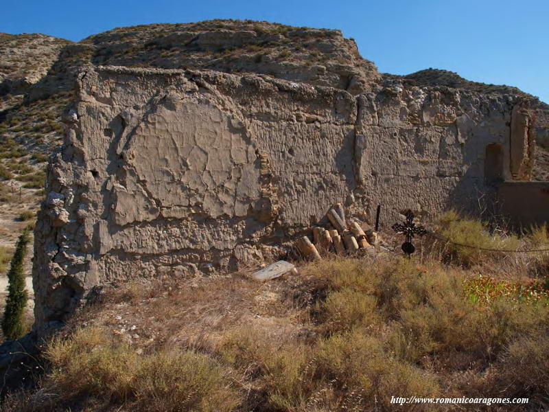 INTERIOR DEL MURO NORTE DEL CASTILLO. RESTO DE BVEDA APUNTADA